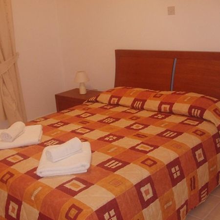 King'S Palace Apartment Paphos Room photo